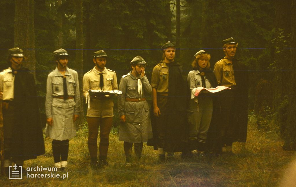 Plik:1988-07 Obóz Uroczysko. jez. Gant. Mazury. Szarotka062 fot. J.Kaszuba.jpg