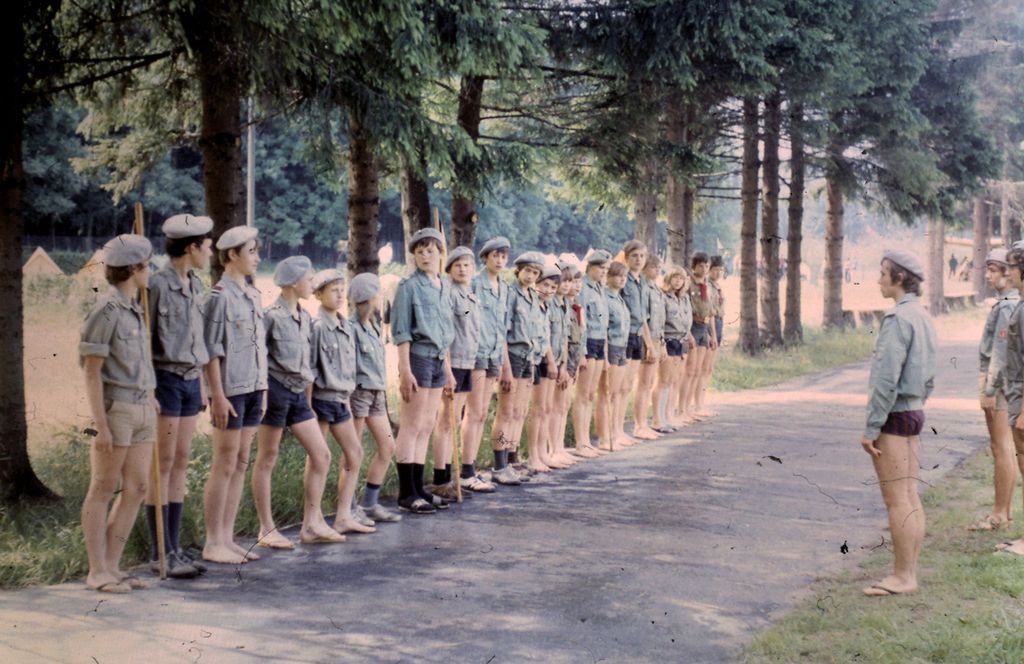 Plik:1973 Obóz Kotlina Kłodzka. Kudowa - Karłów - Strzeliniec. 2 GDH Watra 022 fot. Z.Żochowski.jpg