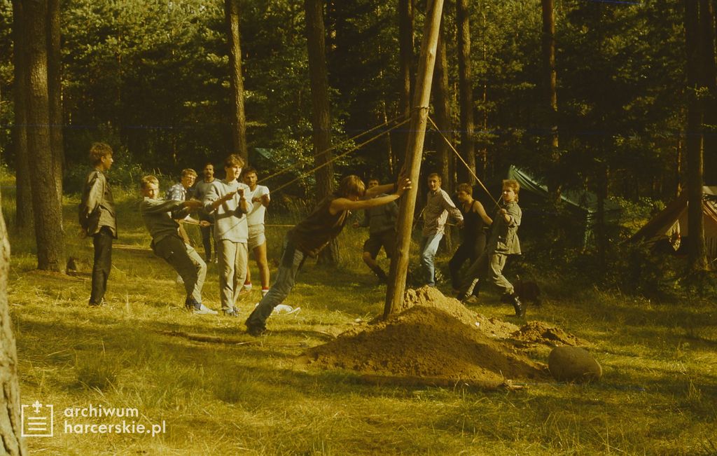 Plik:1988-07 Obóz Uroczysko. jez. Gant. Mazury. Szarotka067 fot. J.Kaszuba.jpg