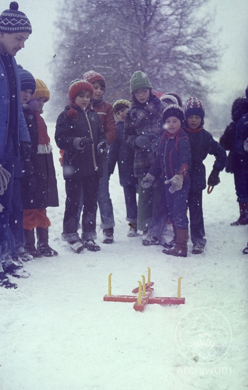 Plik:1978-01 Limanowa zimowisko IV Szczep 025 fot. J.Bogacz.jpg