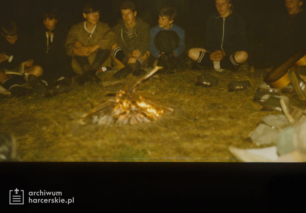 Plik:1988-07 Obóz Uroczysko. jez. Gant. Mazury. Szarotka126 fot. J.Kaszuba.jpg