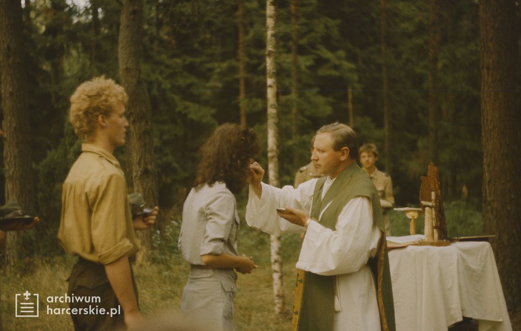 Plik:1988-07 Obóz Uroczysko. jez. Gant. Mazury. Szarotka112 fot. J.Kaszuba.jpg