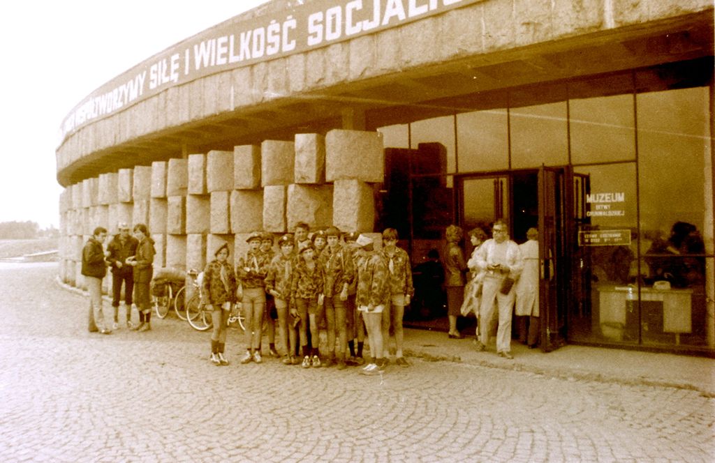 Plik:1980 Obóz wedrowny. Warmia i Mazury. Watra 051 fot. Z.Żochowski.jpg
