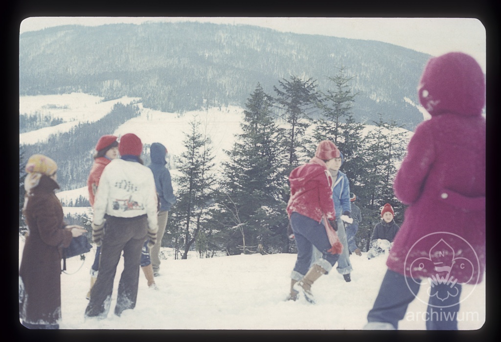 Plik:1978-01 Limanowa zimowisko IV Szczep 014 fot. J.Bogacz.jpg