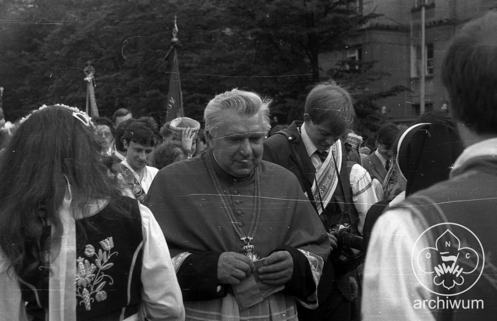 Plik:1987-06 Warszawa Biala Sluzba 21.jpg