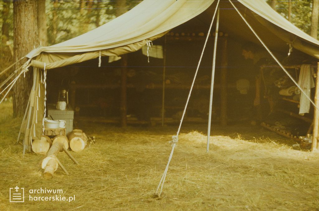 Plik:1988-07 Obóz Uroczysko. jez. Gant. Mazury. Szarotka130 fot. J.Kaszuba.jpg