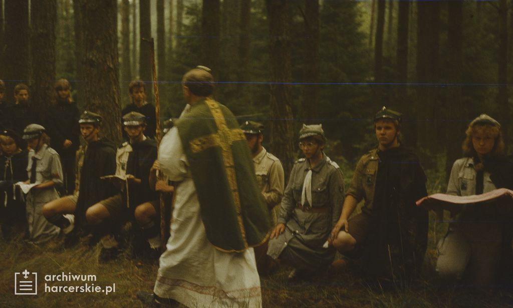 Plik:1988-07 Obóz Uroczysko. jez. Gant. Mazury. Szarotka113 fot. J.Kaszuba.jpg