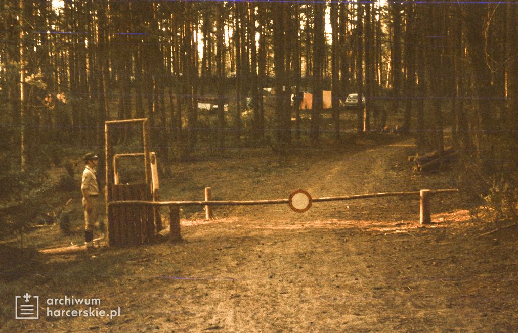 Plik:1989-07 Obóz Mara. Jez. Gant. Mazury. Szarotka065 fot. J.Kaszuba.jpg