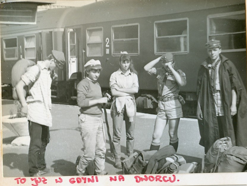Plik:1984 Szczawa. Zlot byłych partyzantów AK z udziałem harcerzy. Szarotka047 fot. J.Kaszuba.jpg