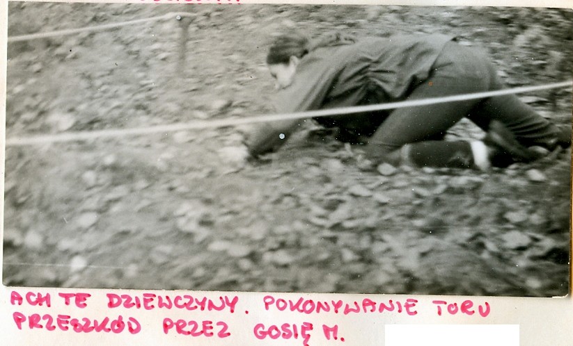 Plik:1984 Bieg harcerski drużyn Gromady Szarotka. Szarotka045 fot. J.Kaszuba.jpg