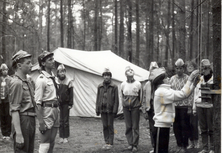 Plik:1990-07 Obóz Hufca Szarotka. Peplin. Szarotka 092 fot. J.Kaszuba.jpg