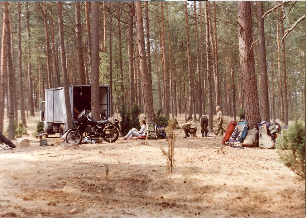 Plik:1992 Obóz stały nad J.Kotel. Szarotka 010 fot. J.Kaszuba.jpg