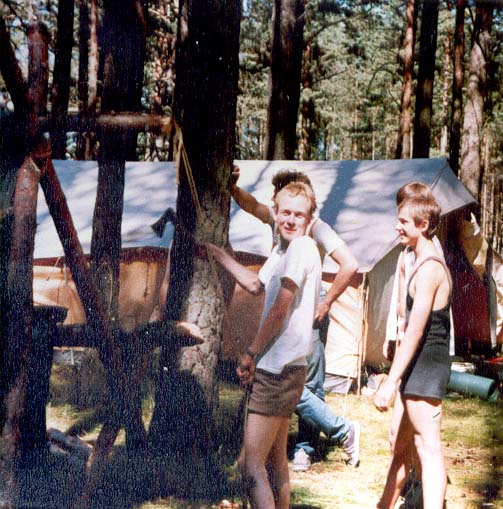 Plik:1991 Obóz Avalon. Jez. Czyste. Szarotka 171 fot. J.Kaszuba.jpg