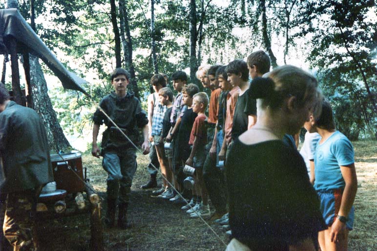 Plik:1991 Obóz Avalon. Jez. Czyste. Szarotka 168 fot. J.Kaszuba.jpg