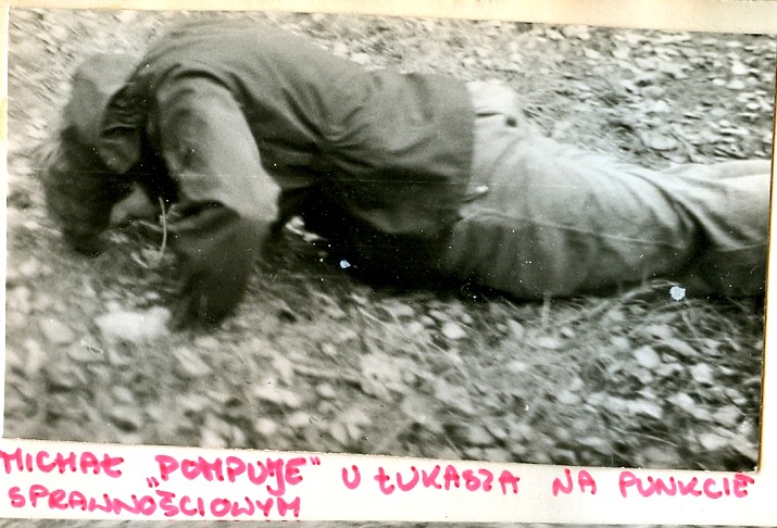 Plik:1984 Bieg harcerski drużyn Gromady Szarotka. Szarotka044 fot. J.Kaszuba.jpg