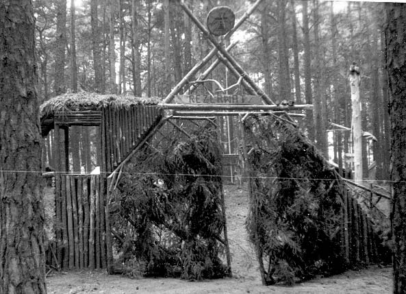 Plik:1986-07 Miały. Puszcza Notecka. Obóz Rezerwat. Szarotka 142 fot. J.Kaszuba.jpg