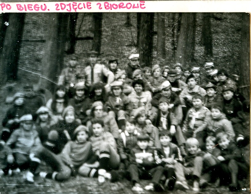 Plik:1984 Bieg harcerski drużyn Gromady Szarotka. Szarotka043 fot. J.Kaszuba.jpg