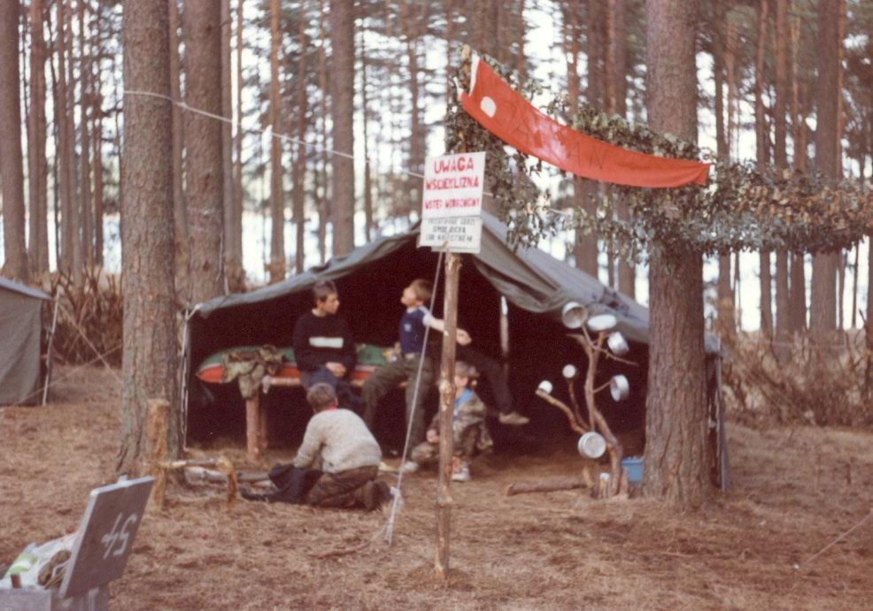 Plik:1992 Obóz stały nad J.Kotel. Szarotka 019 fot. J.Kaszuba.jpg