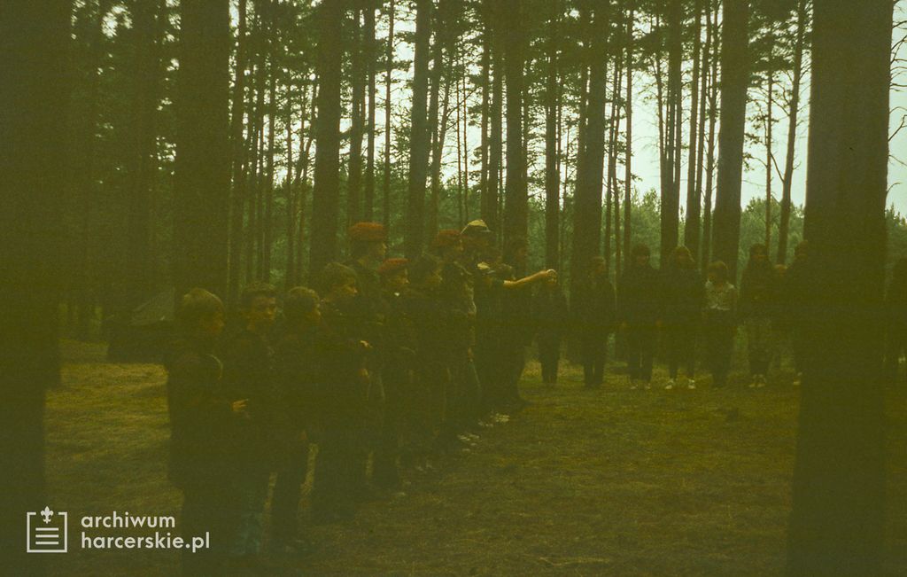 Plik:1991-07 Obóz Avalon. jez. Czyste. Poj.Kaszubskie. Szarotka 060 fot. J.Kaszuba.jpg