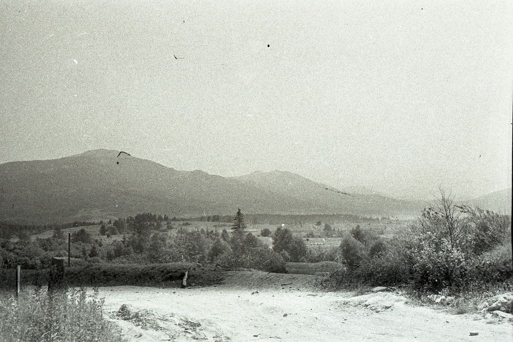 Plik:1956-60 Obóz wędrowny. Bieszczady. 2 GDH Watra 063 fot. Z.Żochowski.jpg