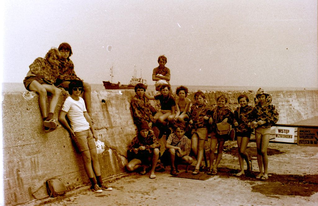 Plik:1977 Obóz wedrowny Jantar. Pobrzeżem Bałtyku. Watra 023 fot. Z.Żochowski.jpg