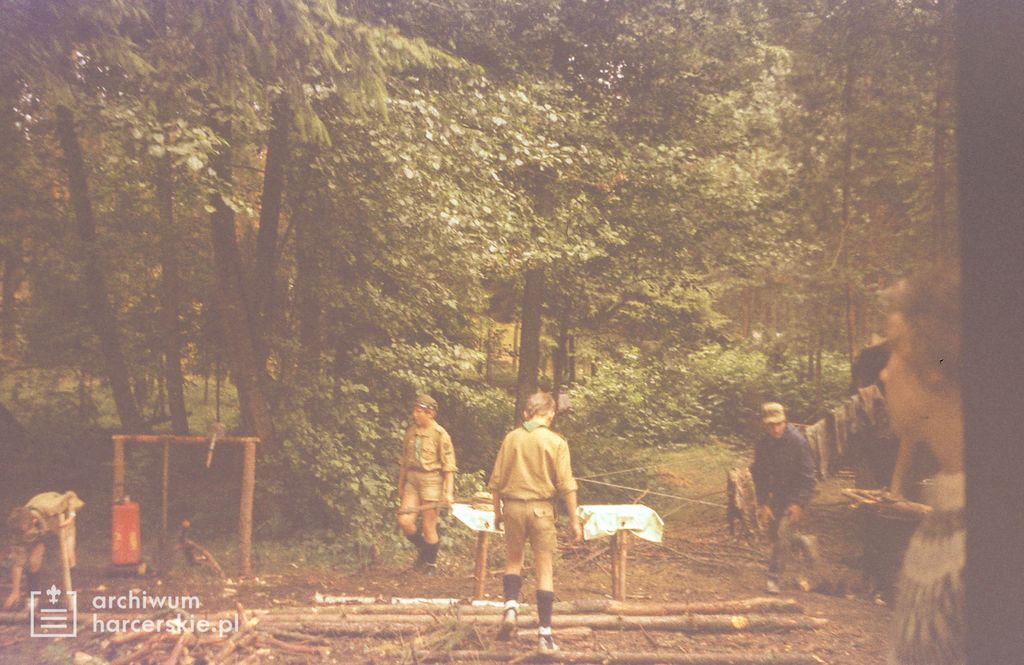 Plik:1991-07 Obóz Avalon. jez. Czyste. Poj.Kaszubskie. Szarotka 077 fot. J.Kaszuba.jpg