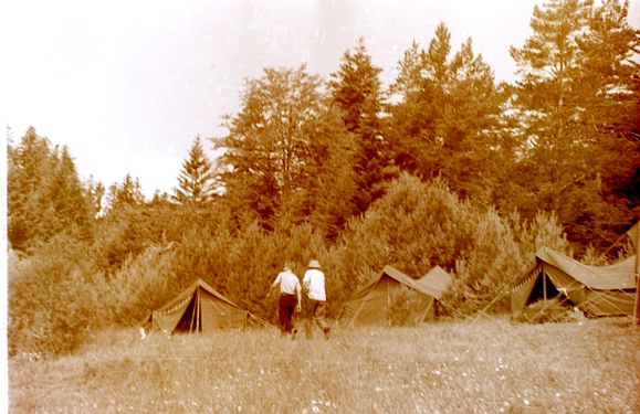 1957-58 Obóz stały w Bieszczadach. Watra 132 fot. Z.Żochowski.jpg