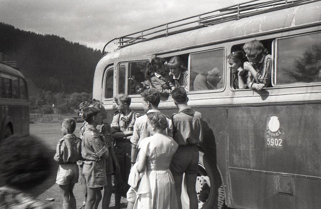 Plik:1957-62 Obóz wędrowny Tatry Polskie i Słowackie. Watra 009 fot. Z.Żochowski.jpg