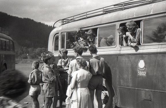 1957-62 Obóz wędrowny Tatry Polskie i Słowackie. Watra 009 fot. Z.Żochowski.jpg