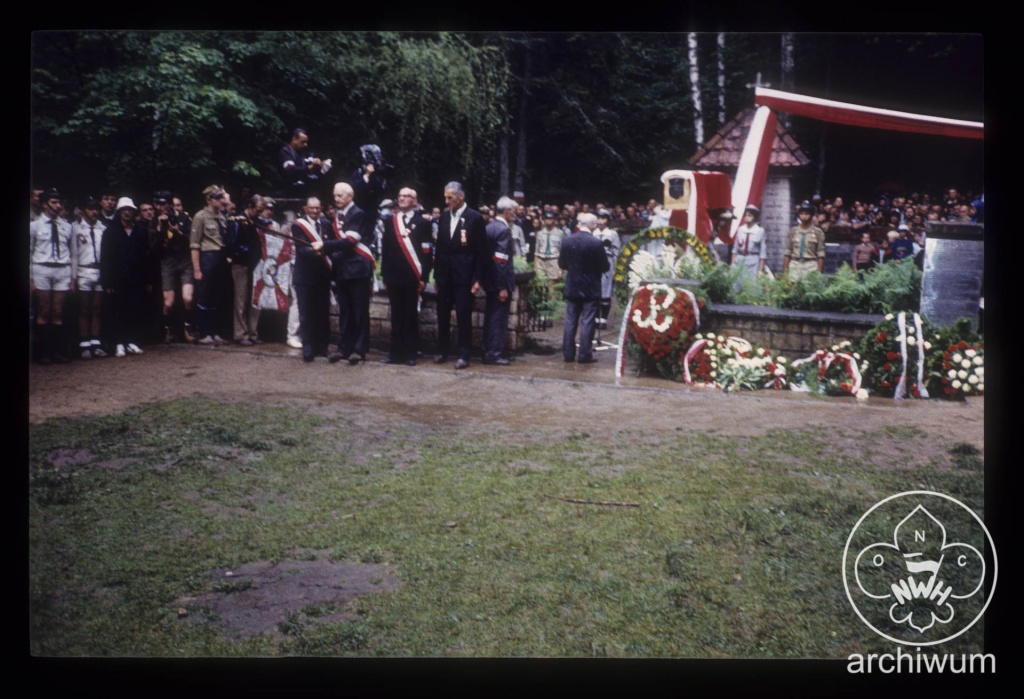 Plik:1988-06-10-12 Wykus Pogrzeb mjr Jana Piwnika Ponurego 016.jpg