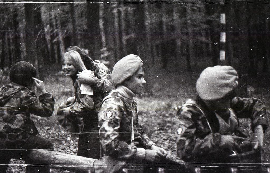Plik:1980 Rajd Turysta Sprawny do obrony. Gdynia. Szarotka012 fot. J.Kaszuba.jpg