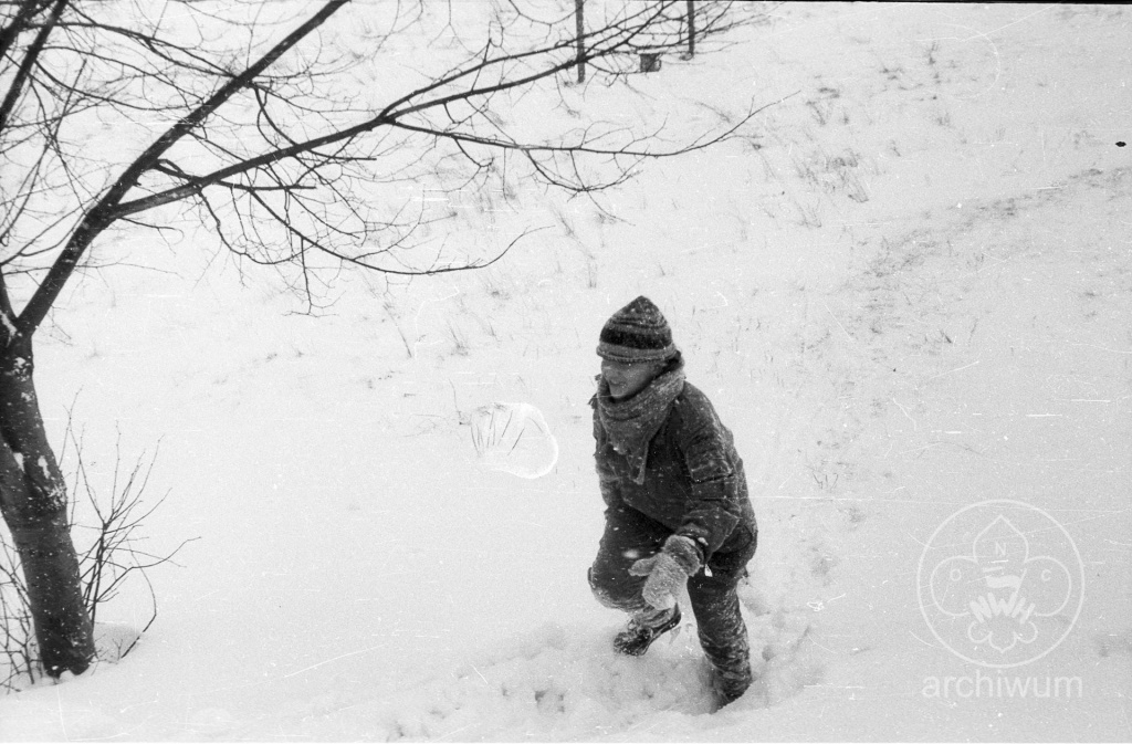 Plik:1985-02 Rupniów Zimowisko Kręgu Instruktorskiego Zielone Płomienie z Opolszczyzny 180.jpg