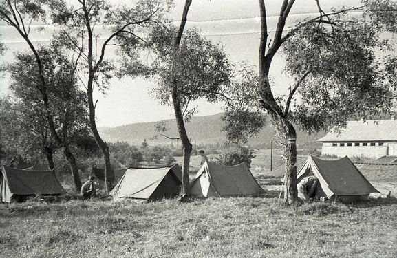 1956-60 Obóz wędrowny. Bieszczady. 2 GDH Watra 046 fot. Z.Żochowski.jpg