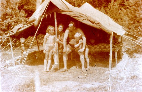 1957-58 Obóz stały w Bieszczadach. Watra 123 fot. Z.Żochowski.jpg