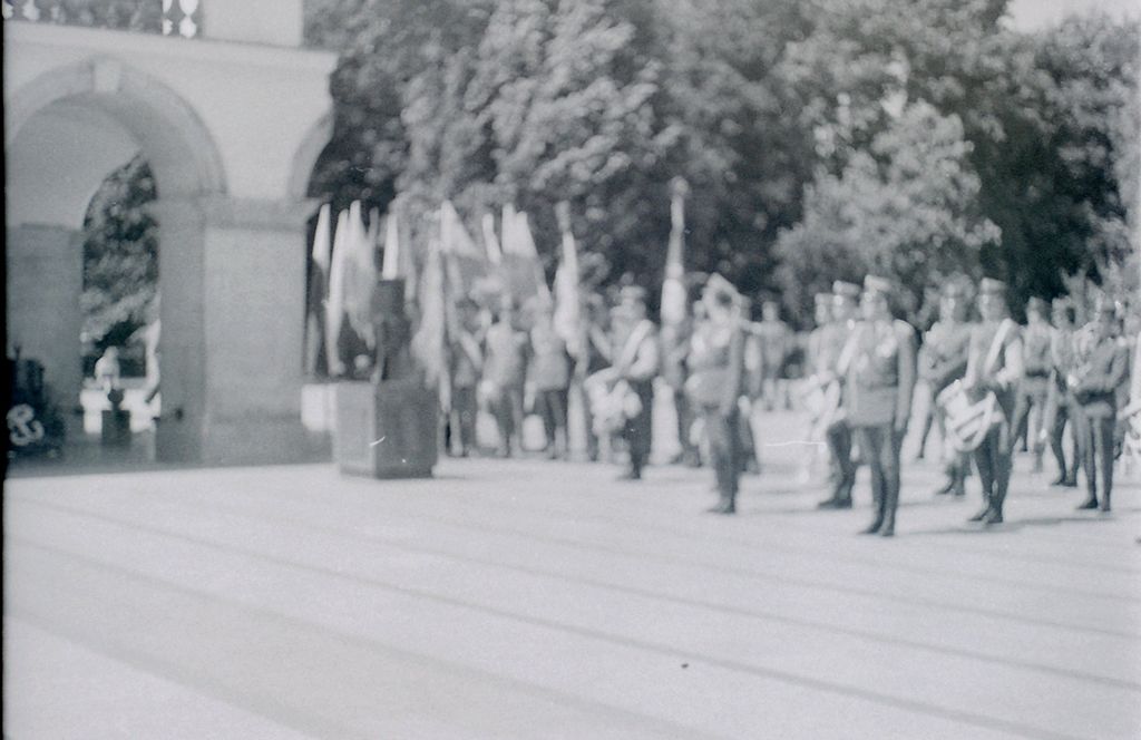 Plik:1984 Akt erekcyjny pomnika Powstania Warszawskiego. Watra 020 fot. Z.Żochowski.jpg