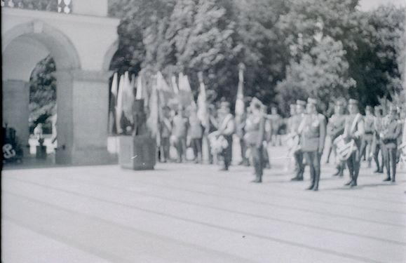 1984 Akt erekcyjny pomnika Powstania Warszawskiego. Watra 020 fot. Z.Żochowski.jpg