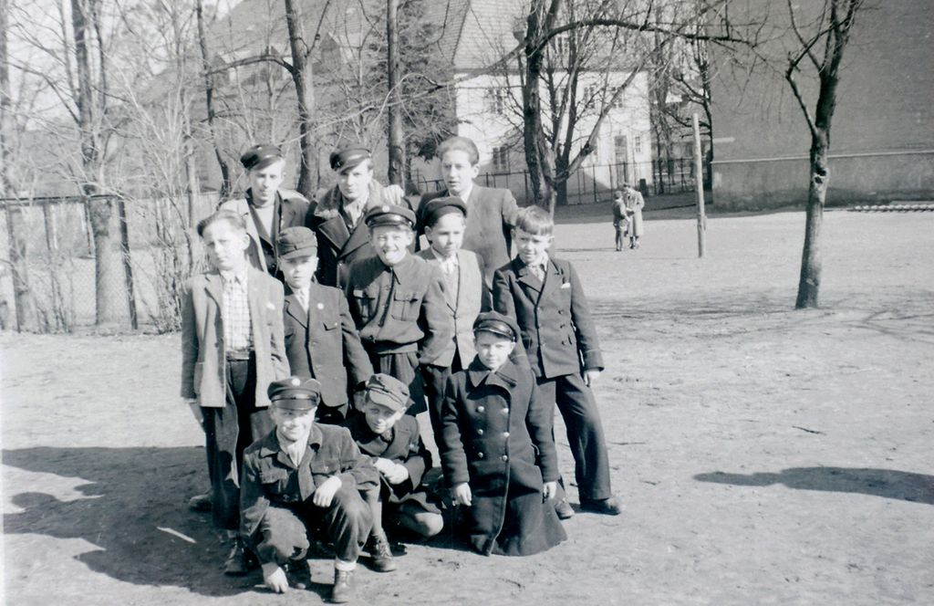 Plik:1947-48 Harcerstwo w Gdańsku. Watra 022 fot. Z.Żochowski.jpg