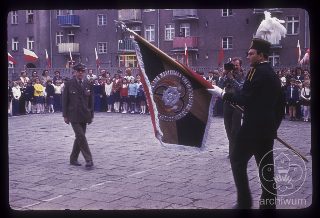 Plik:1979-05 Gdansk wreczenie sztandaru Hufiec Wrzeszcz 18.jpg