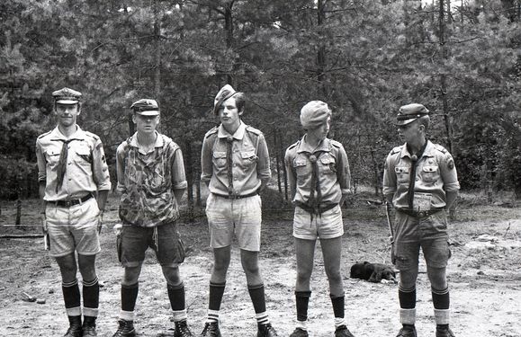1985-07 08 Jez.Białe k. Machar Szarotka obóz stały Buchtowisko 098 fot. J.Kaszuba.jpg