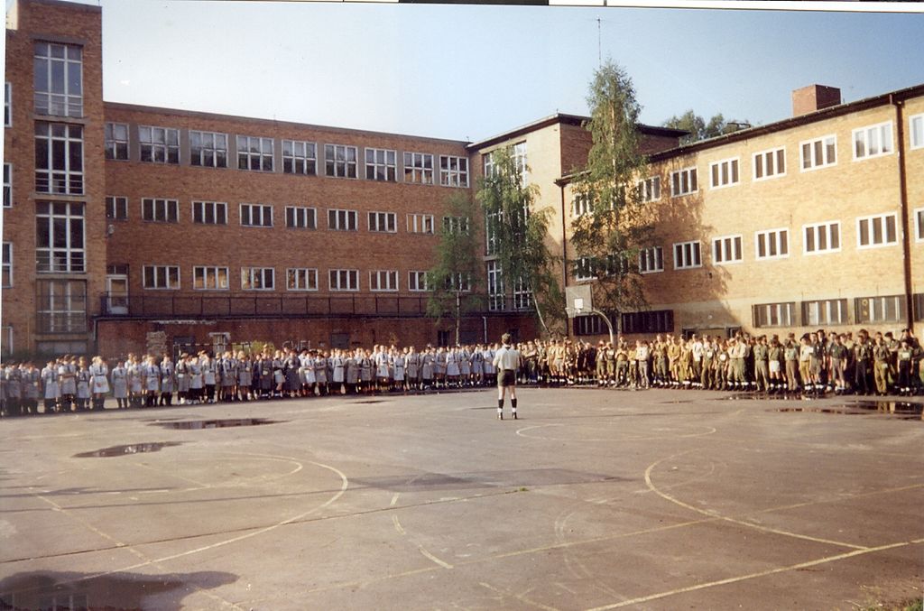 Plik:1999 Biała Służba. Sopot i Pelplin. Szarotka004 fot. A.Kamiński.jpg
