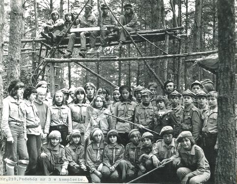 1976 Miedzno. Obóz stały Szczepu SP 10 Gdynia. 22 GDH001 fot. D.Zabrocki.jpg