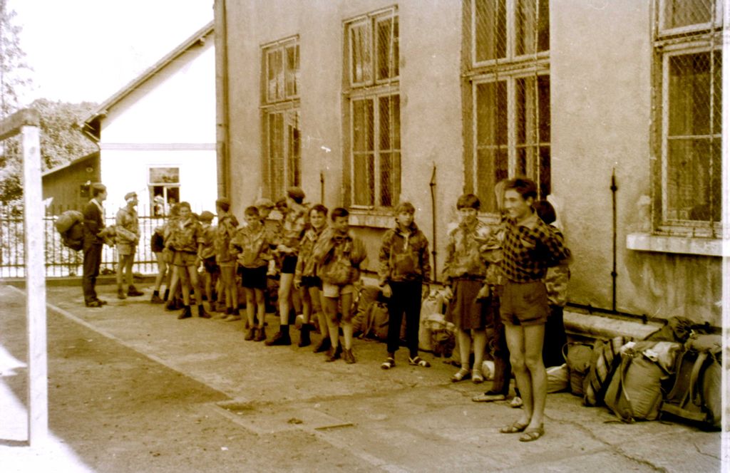 Plik:1966 Obóz wędrowny w Bieszczadach. 2 GDH Watra 007 fot. Z.Żochowski.jpg