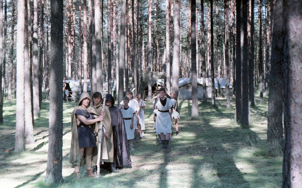 Plik:1991 Obóz Avalon. Jez. Czyste. Szarotka 184 fot. J.Kaszuba.jpg