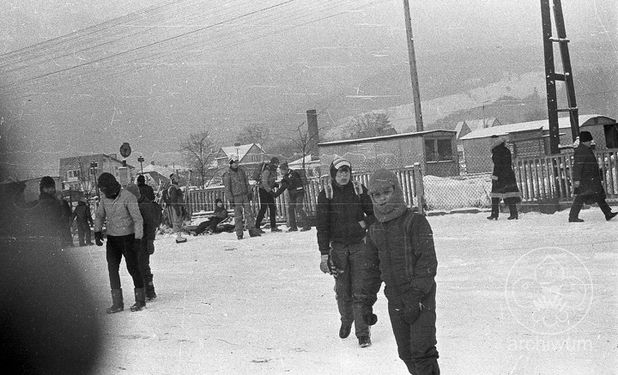 1986-02 Żywiec zimowisko Szczepu Puszcza 025.jpg