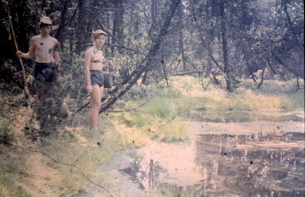 Plik:1973 Obóz Kotlina Kłodzka. Kudowa - Karłów - Strzeliniec. 2 GDH Watra 033 fot. Z.Żochowski.jpg