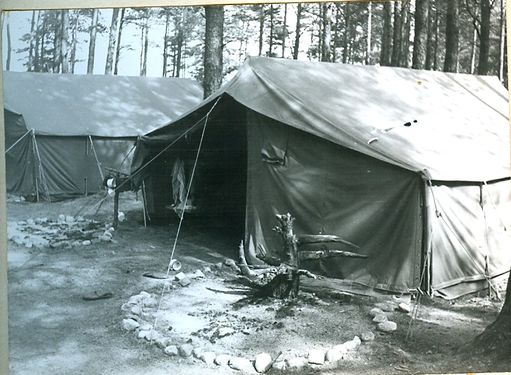 1977 Miedzno. Obóz stały Szczepu SP 10 Gdynia. 22 GDH079 fot. D.Zabrocki.jpg
