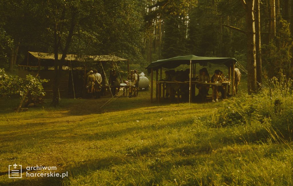 Plik:1988-07 Obóz Uroczysko. jez. Gant. Mazury. Szarotka073 fot. J.Kaszuba.jpg