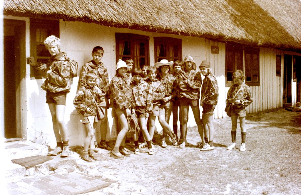 Plik:1976 Obóz wedrowny Jantar. Pobrzeżem Bałtyku. Watra 011 fot. Z.Żochowski.jpg