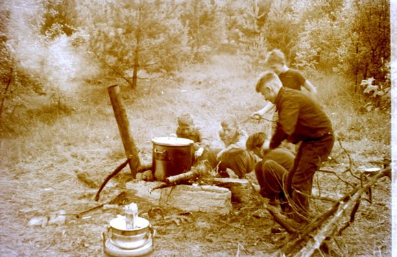 1957-58 Obóz stały w Bieszczadach. Watra 030 fot. Z.Żochowski.jpg