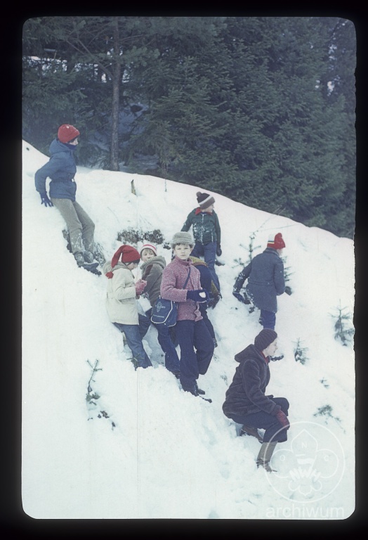Plik:1978-01 Limanowa zimowisko IV Szczep 013 fot. J.Bogacz.jpg